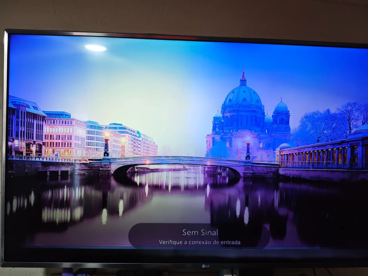Smart TV LG 4k 49 polegadas com defeito 