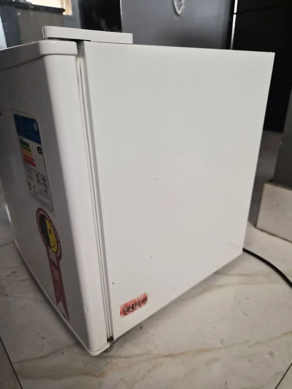 Frigobar Midea de 45 litros - Foto 4