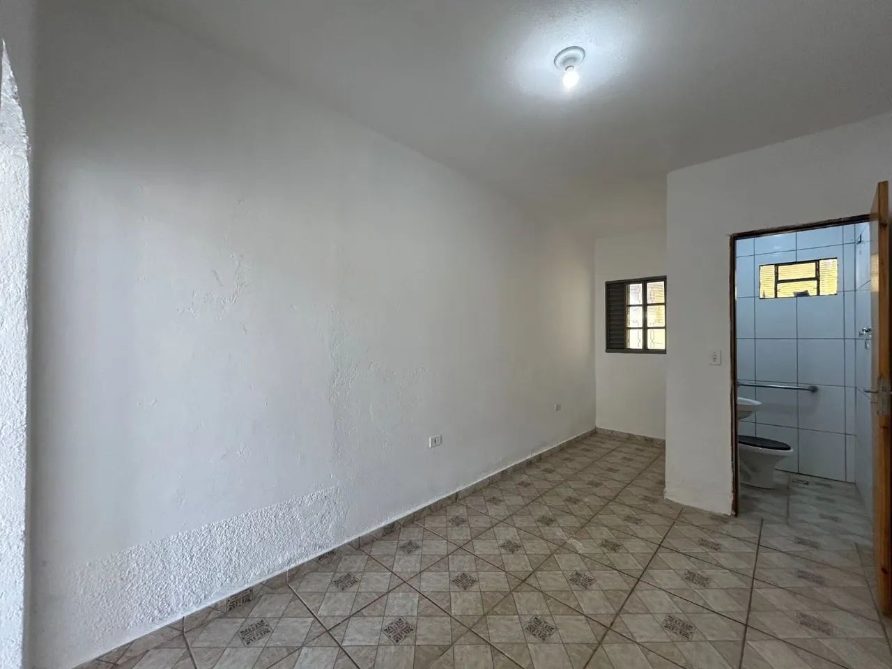 Casa com 02 dormts, sala, coz e quintal e 02 vagas. - Foto 5