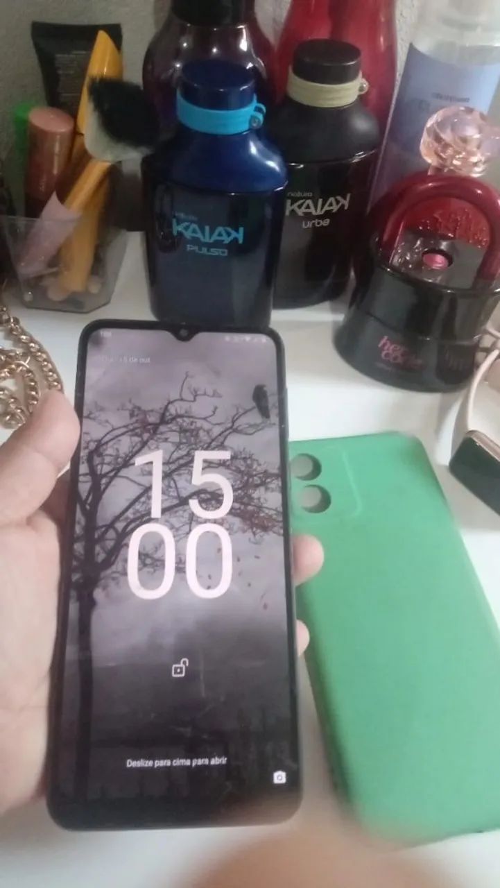 Celular Motorola E, acompanha capinha e carregador, celular top@7!!