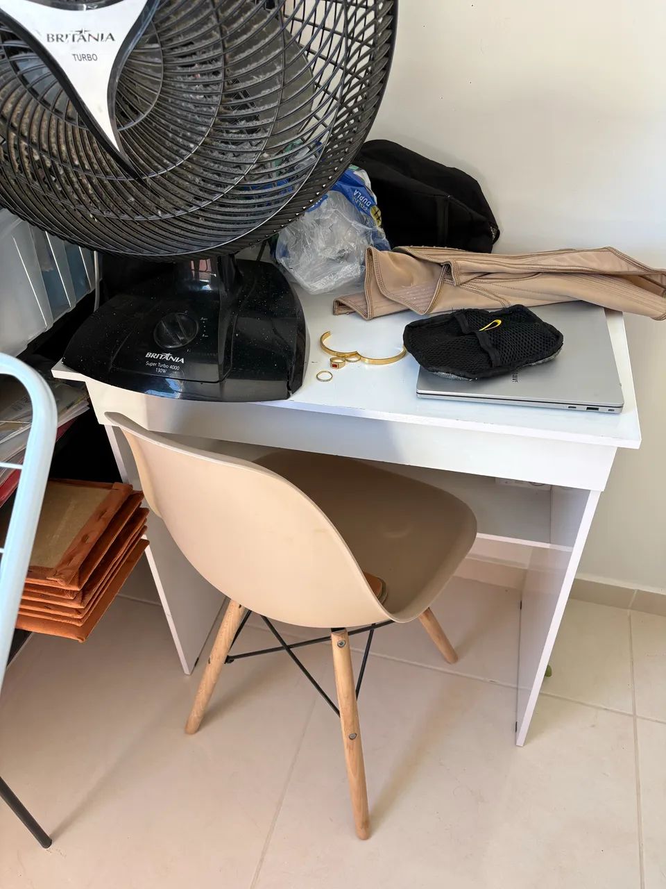 Bancada de estudo pequena com cadeira  - Foto 5