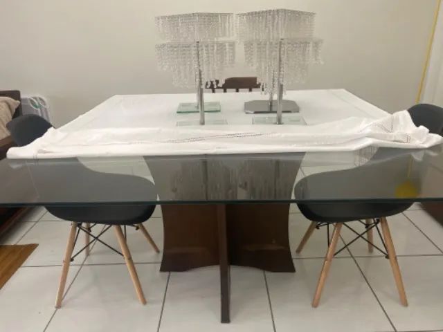 Mesa de jantar de vidro quadrada 