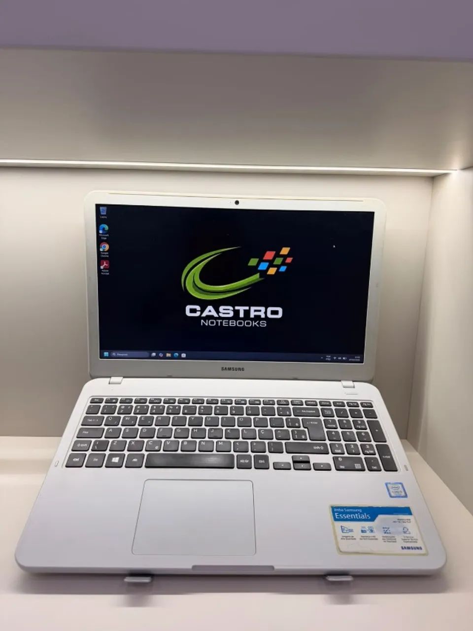 Notebook - Samsung  -i3 7° 4GB RAM DDR 4- 256 SSD Nvme    