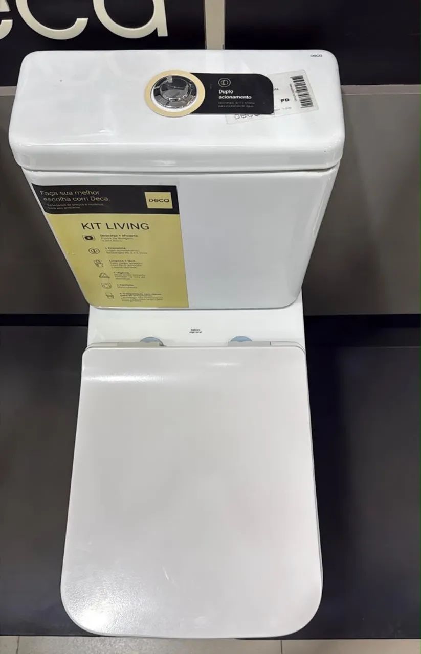Kit Vaso Sanitário com caixa acoplada e assento da marca DECA - Foto 2