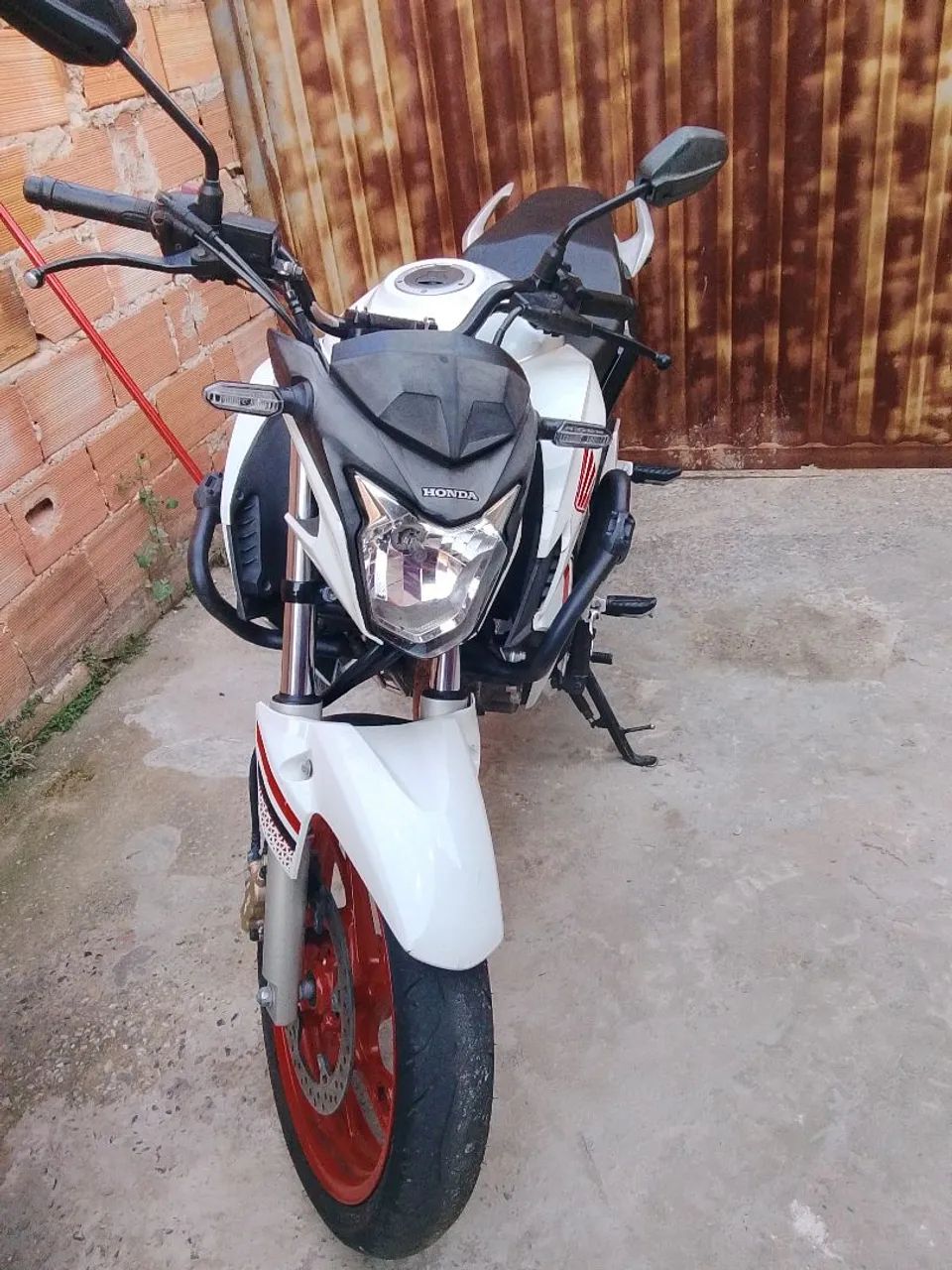Vendo ou troco com uma de menor valor  - Foto 2