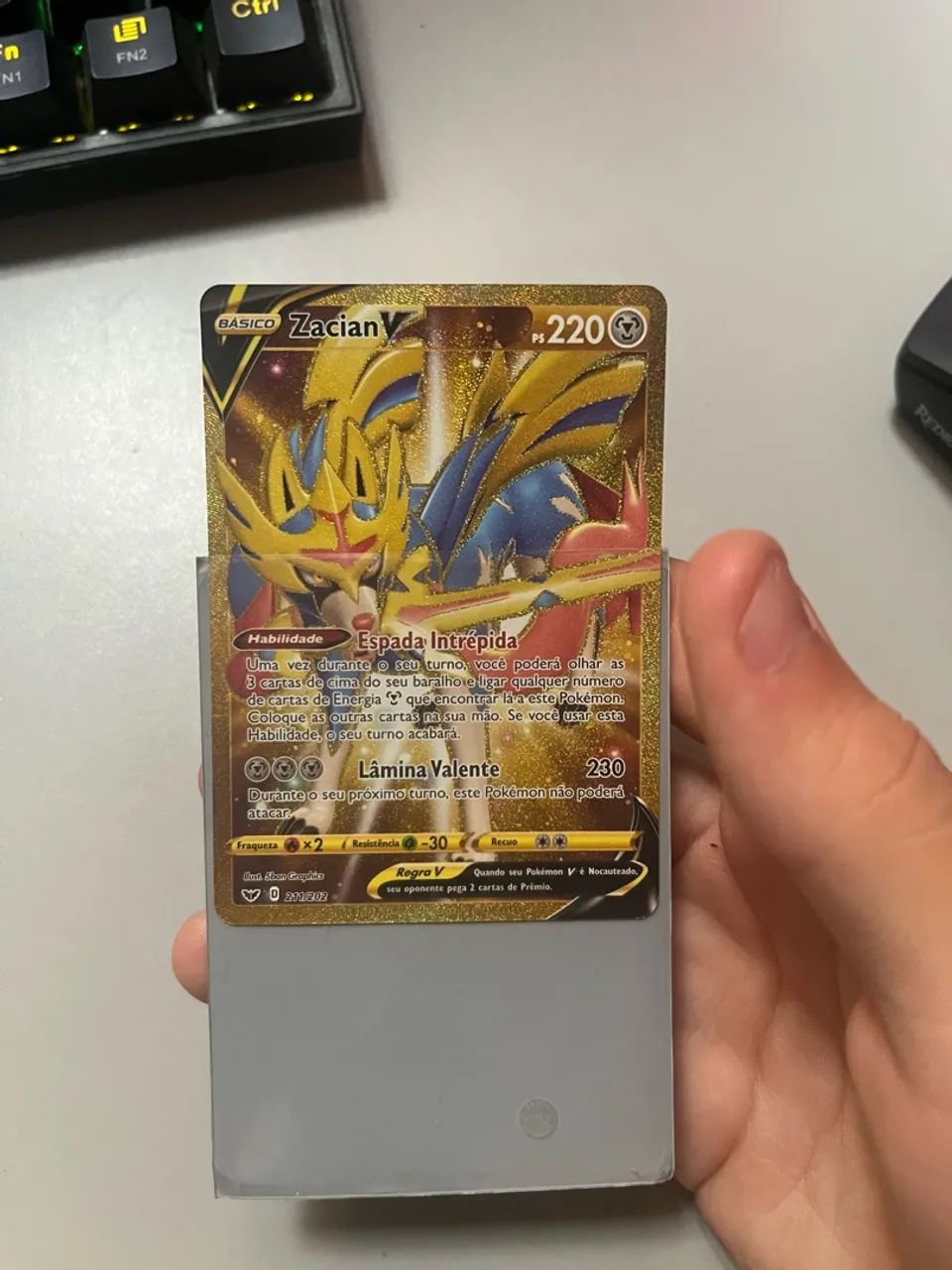 Carta Pokémon Zacian V Dourada