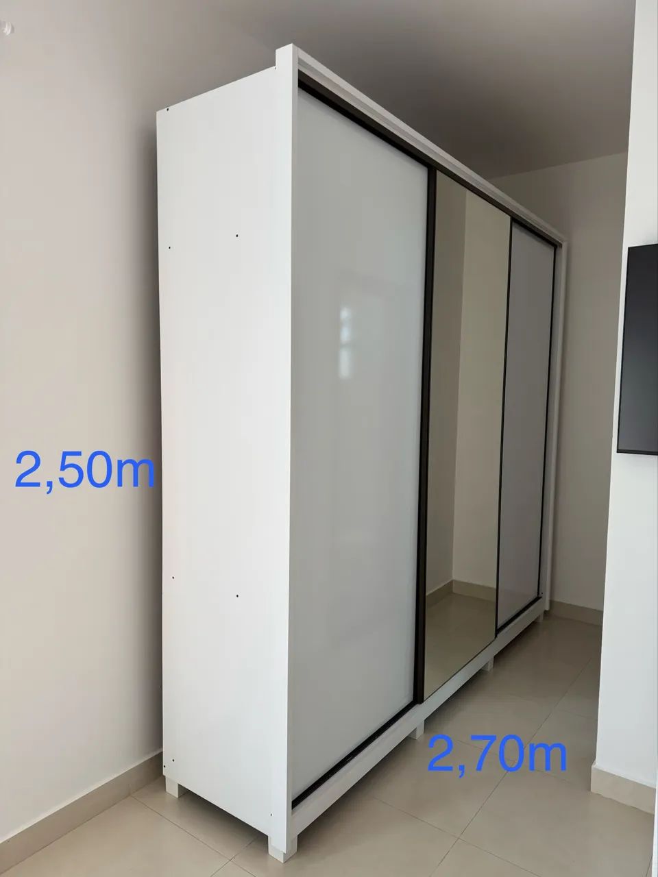 Guarda roupa 3 portas 2,70m largura