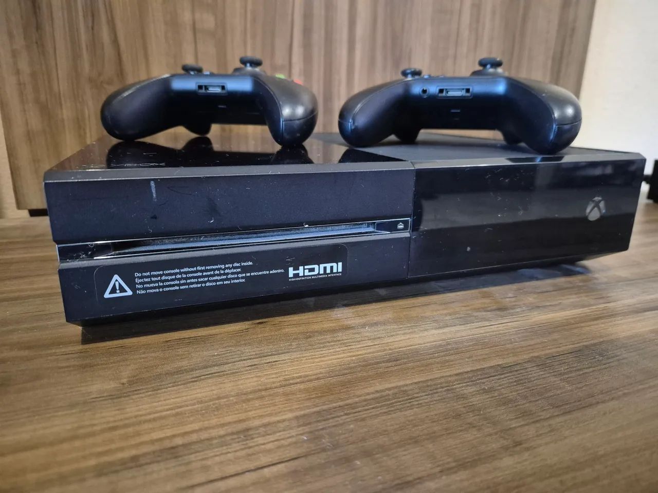 Xbox One Fat + 2 Controles + Rainbow Six Siege - Foto 2