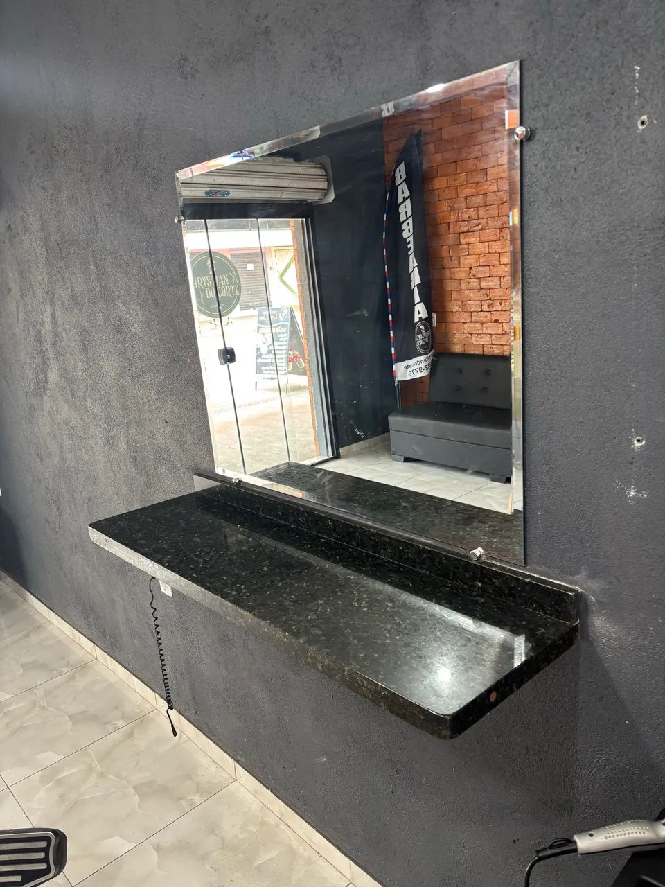 Barbearia Pronta para Trabalhar! (Cadeira, Lavatório, Móveis) - Foto 3