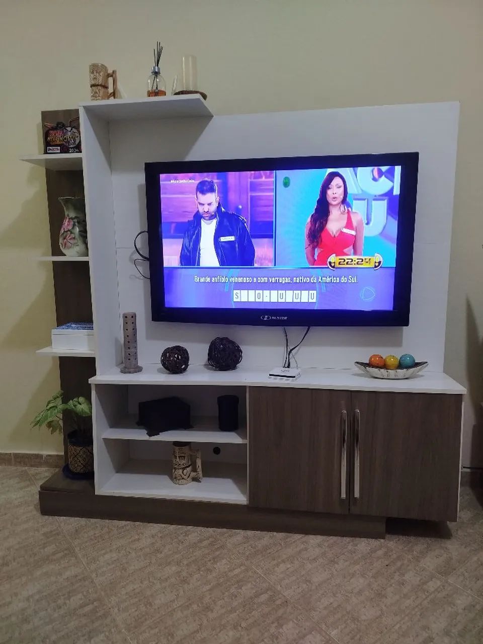 Estante em bom estado 