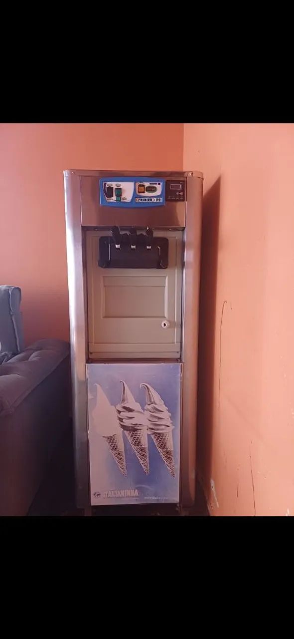 Ei , psiu coleguinha procurando uma maquinha de sorvete?