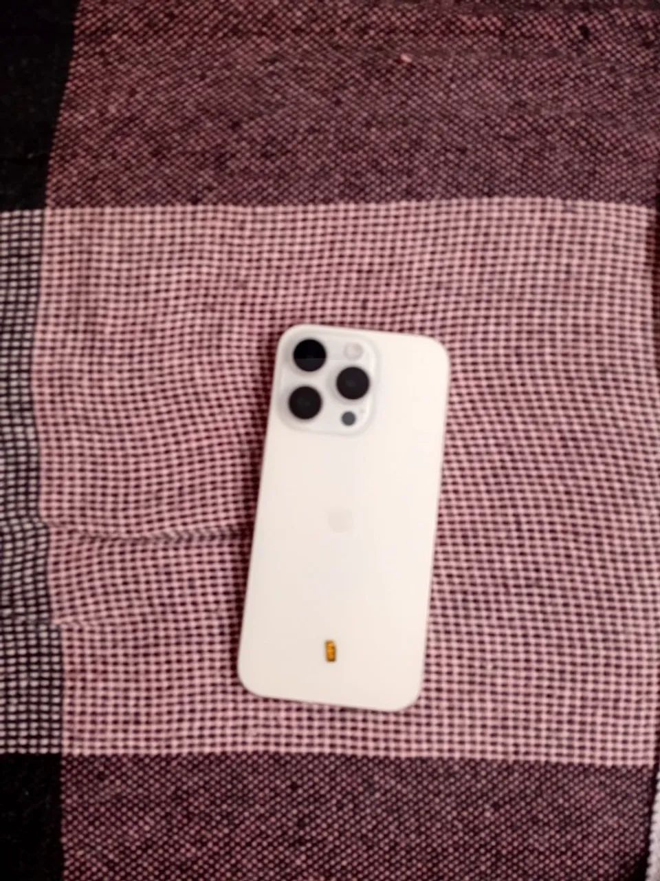 Vendese iPhone 15 pro branco em perfeito estado 128 gb