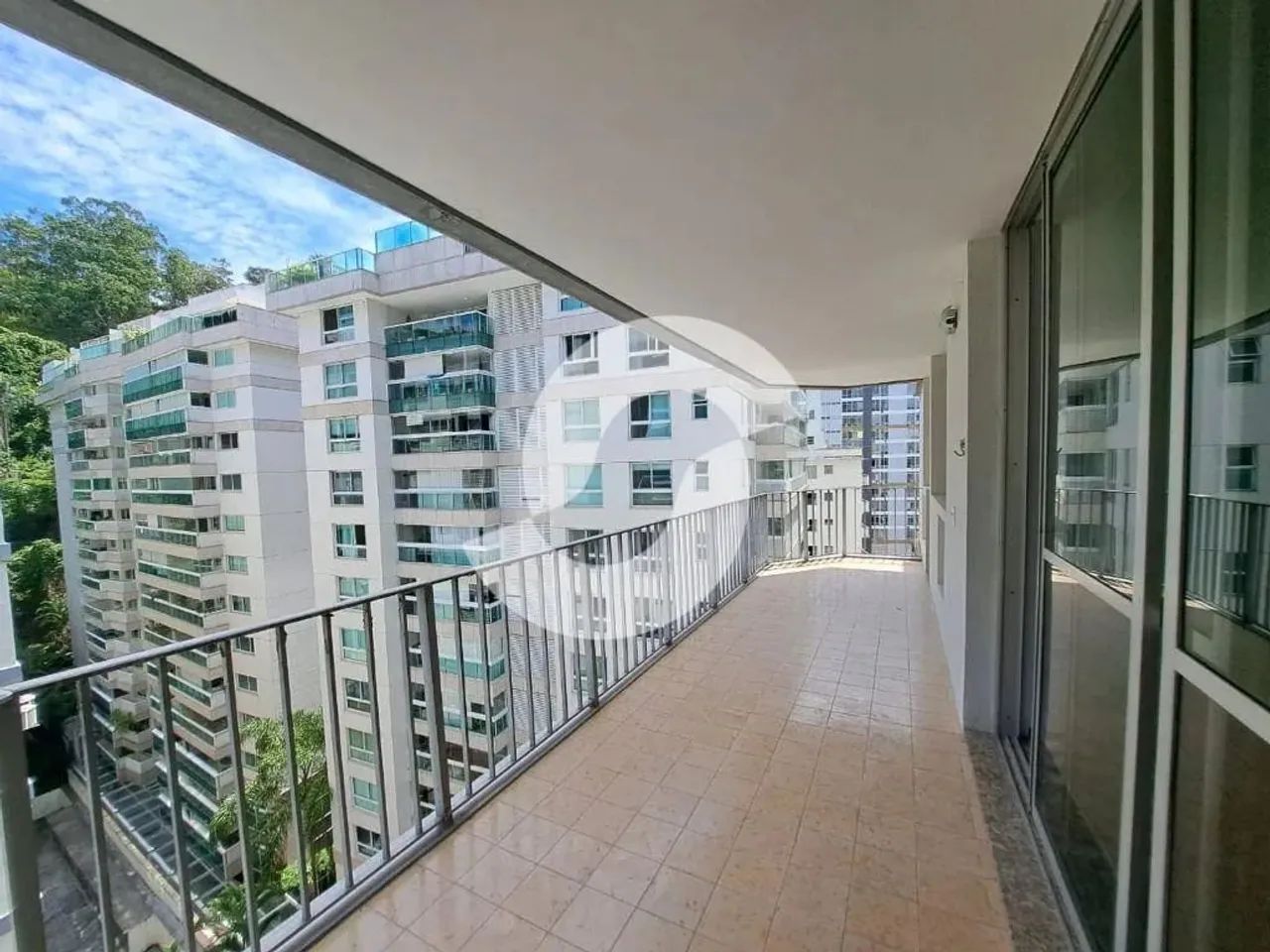 Apartamento de 115 m² na Jornalista Alberto Francisco Torres - Icaraí - Niterói - RJ, à ve - Foto 2