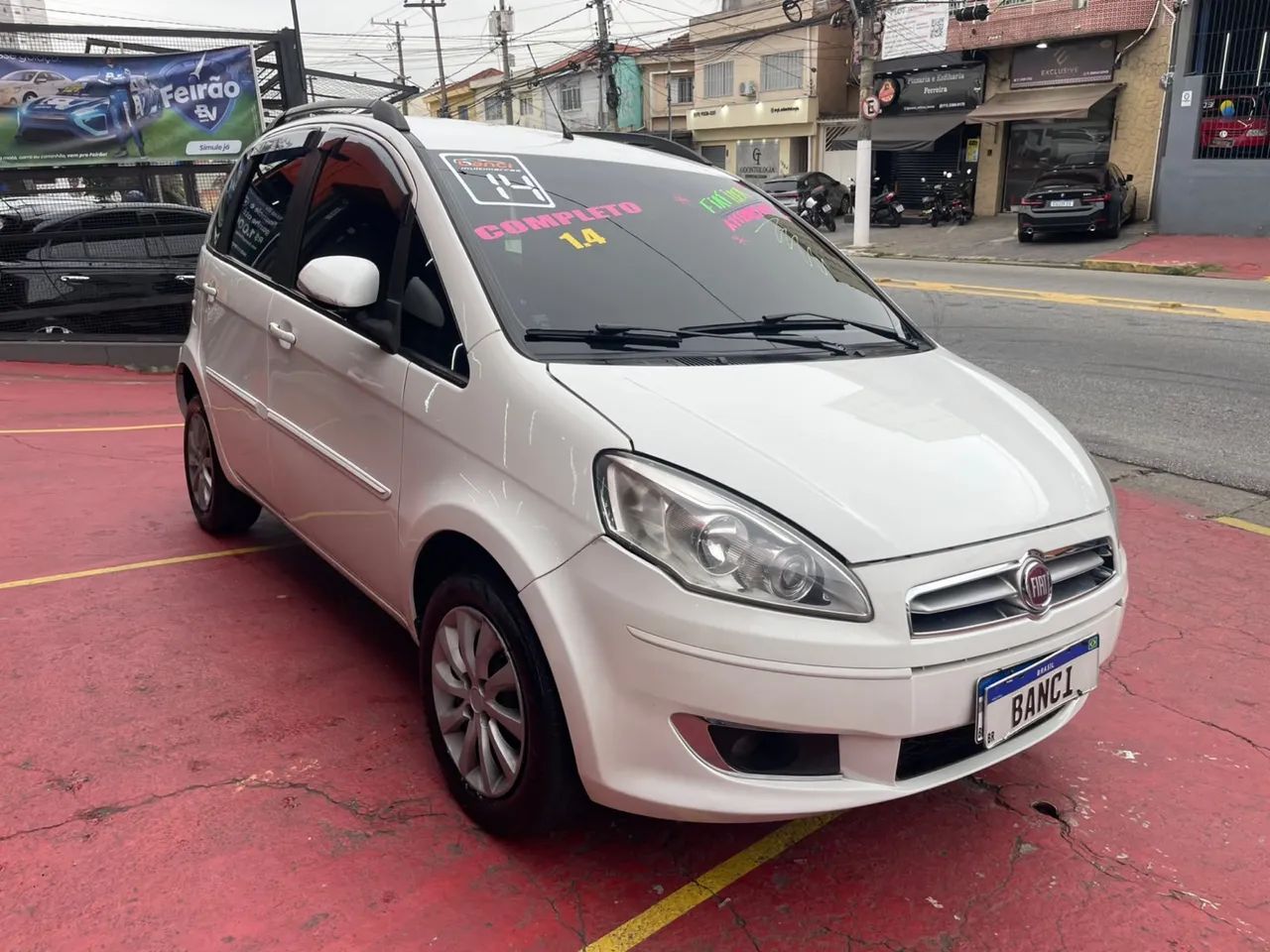 Fiat Idea Attractive 1.4 Fire Flex 8V 5P 2014 - Foto 2
