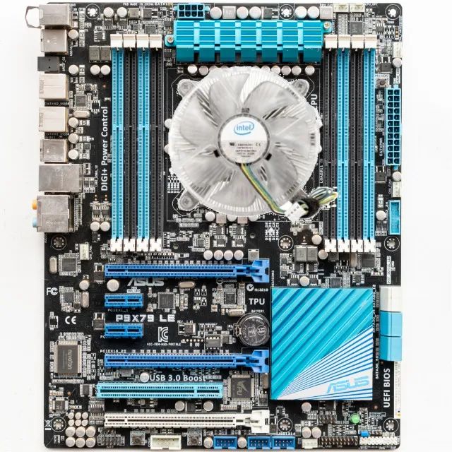 自作PC☆美品☆動作品☆グラボ P9X79 PRO LGA2011/i7-3930K 6コア12スレッド3.2GHz/SSD256GB/メモリ16GB/SilverStone製電源850W/GTX570/水冷クーラー付 ASUS P9X79 PRO - 製品詳細 | パソコンSHOPアーク（ark）