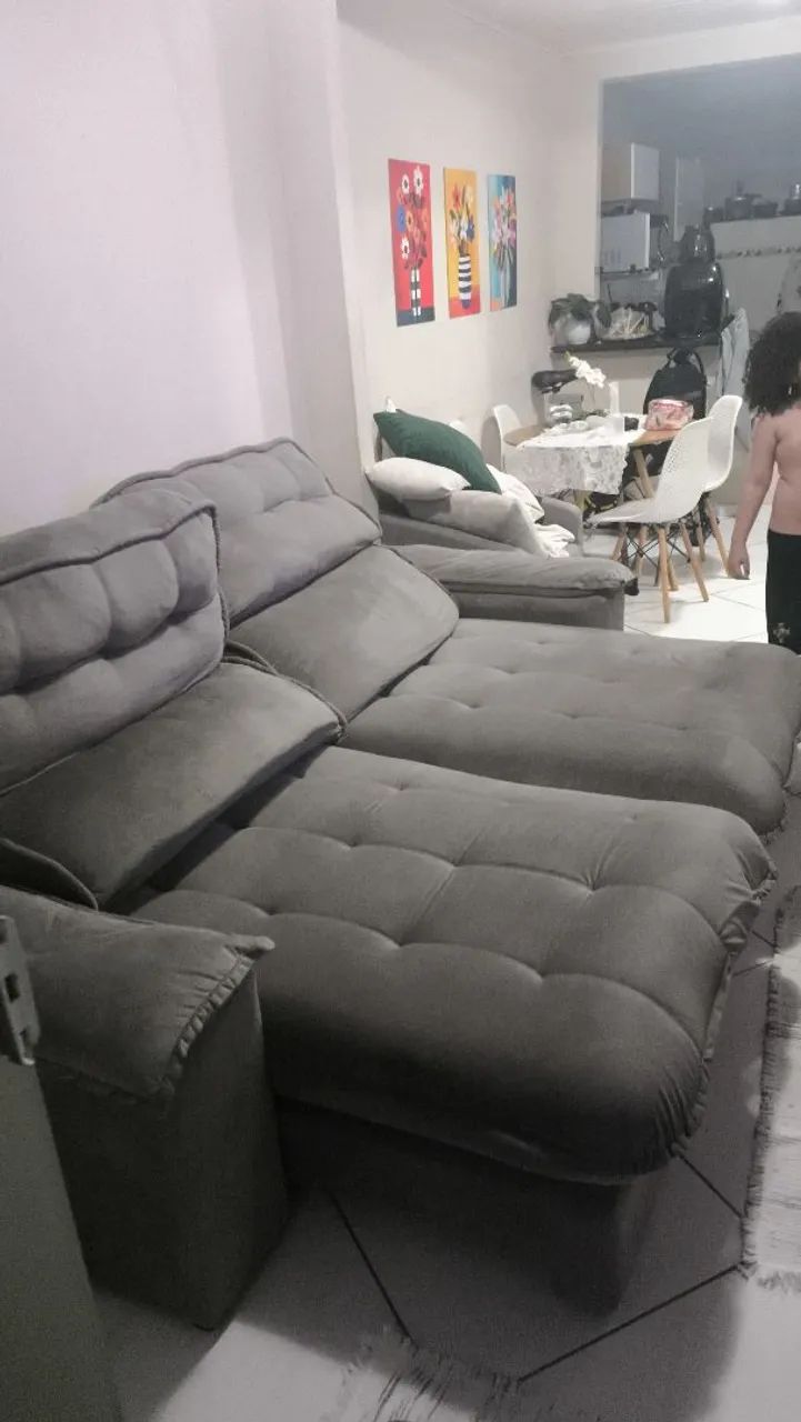 Sofá retrátil 250 cm espuma D33 cor cinza