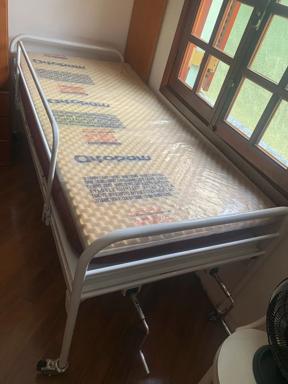 Cama Hospitalar manual sem colchão  - Foto 2