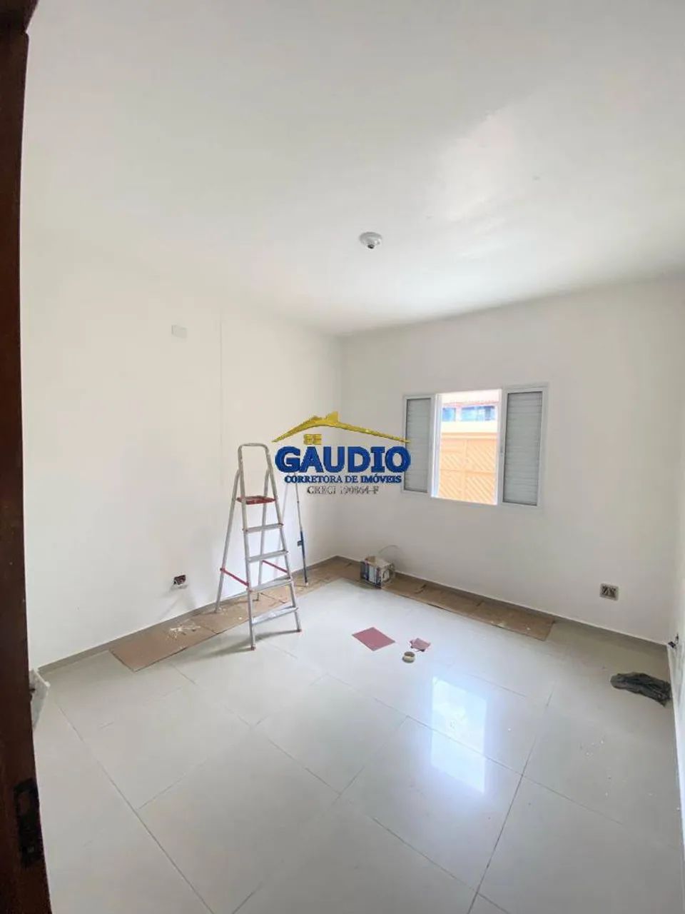 Alugo Excelente Casa Térrea c/ 2 Quartos - 2 Vagas Cobertas - Foto 5