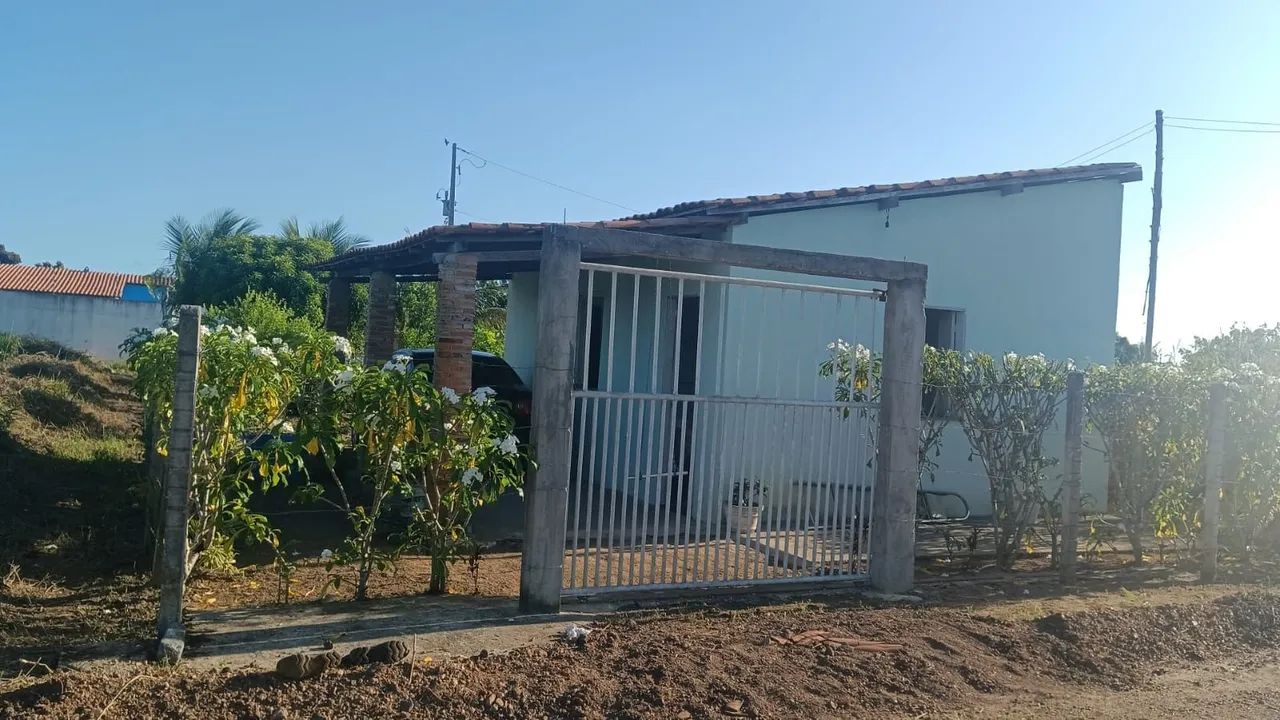 Vende-se uma casa com fruteiras colocando. - Foto 3