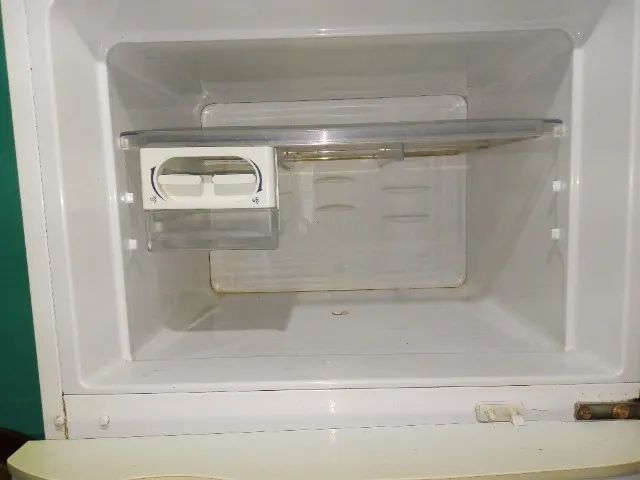 Vendo geladeira Electrolux Dc49A 462 litros  - Foto 2