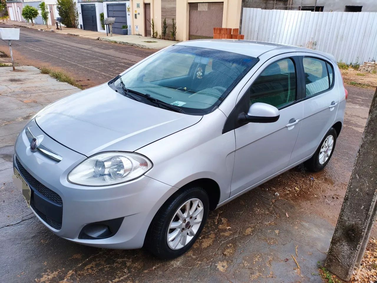 Fiat Palio Attractive 1.0 EVO Fire Flex 8V 5P 2013