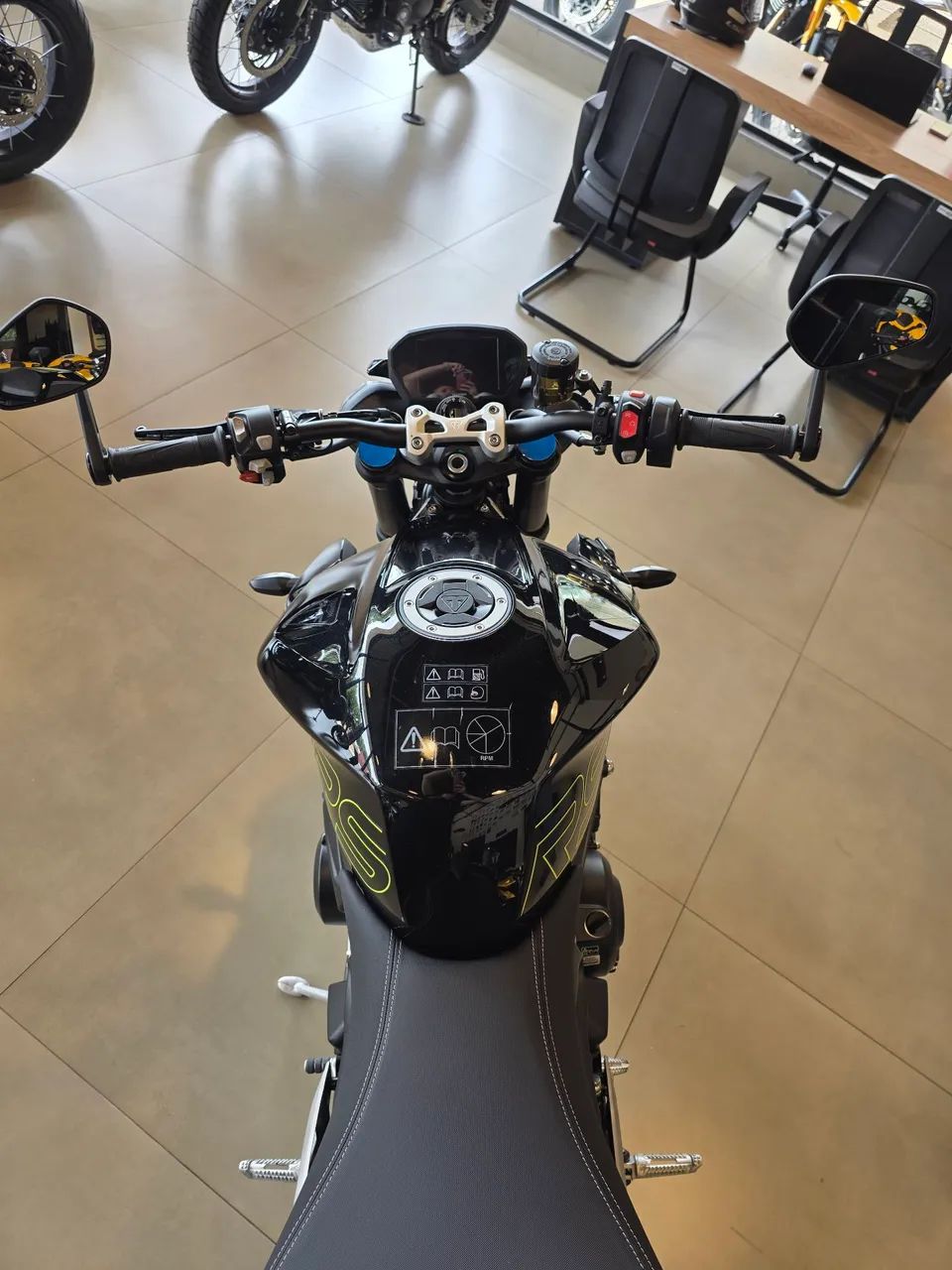 Street Triple 765  - Foto 4