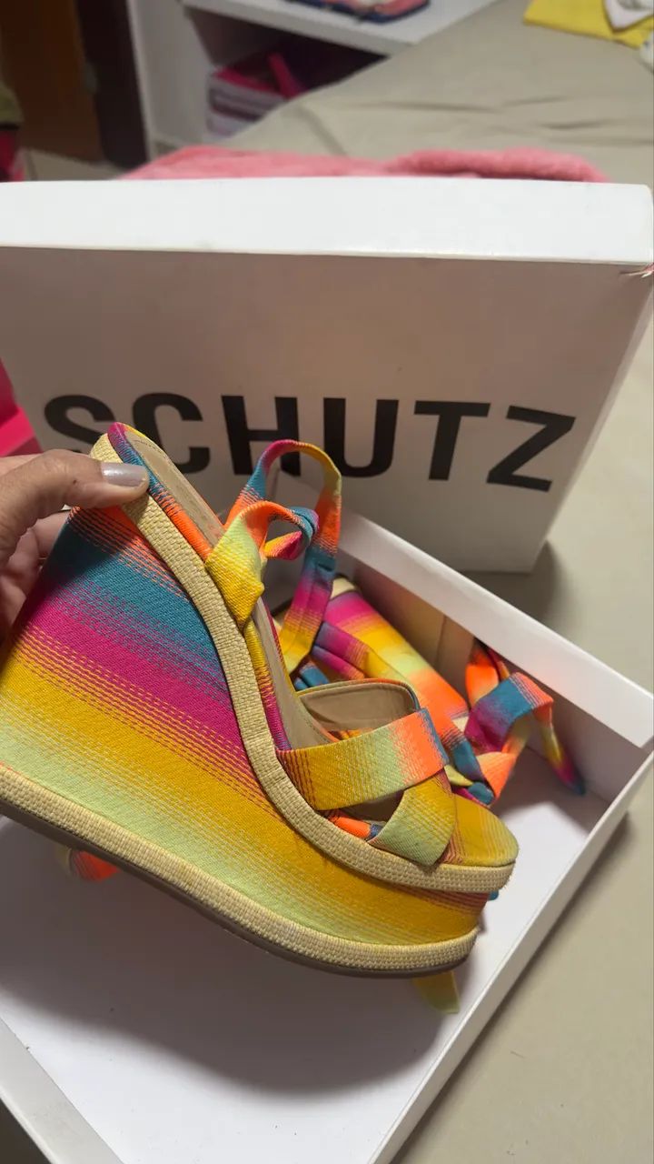 Sandália Schutz - Foto 2