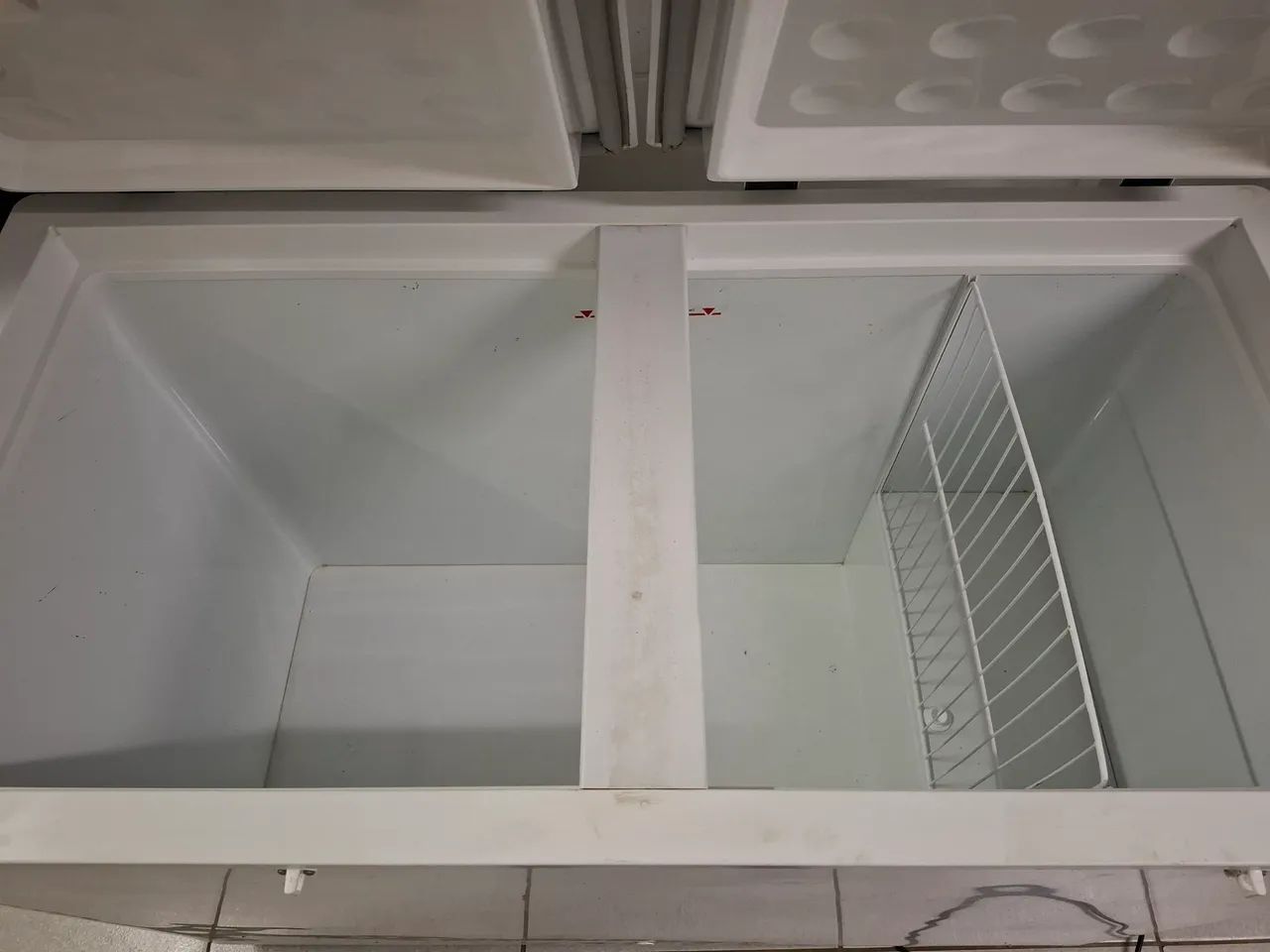 Freezer Horinzontal dupla ação 411lt tp dupla chapa 220v