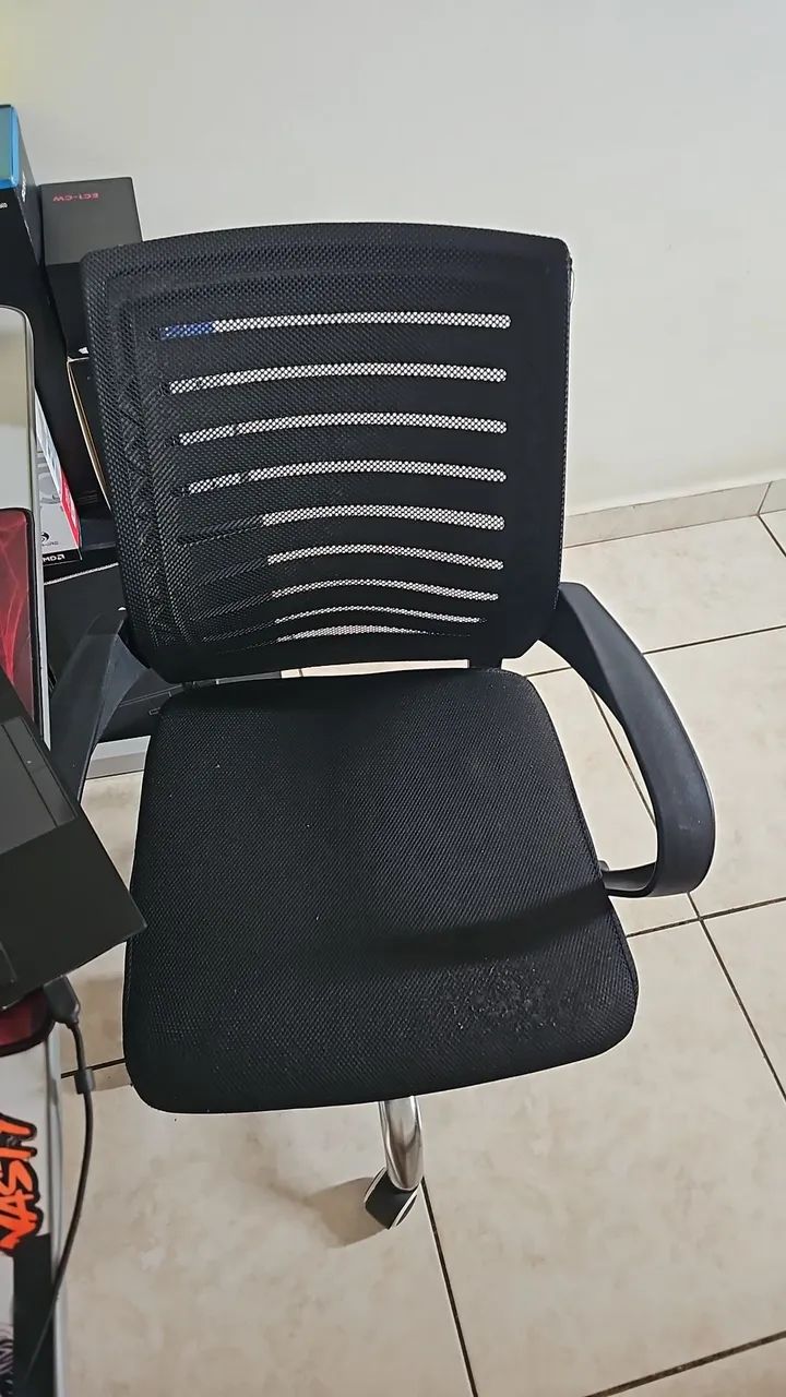 Cadeira giratória executiva - usada