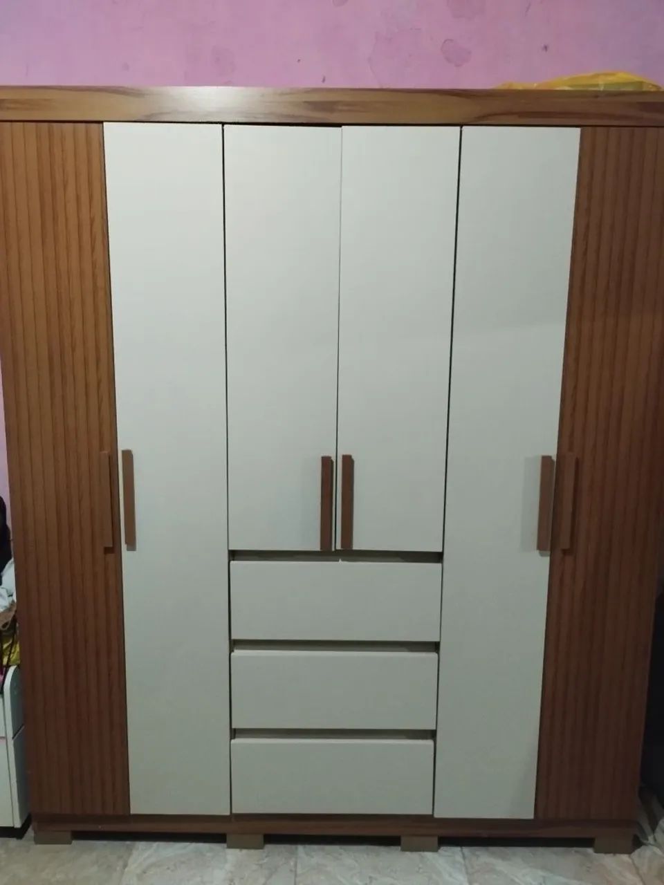Guarda roupa de solteiro 