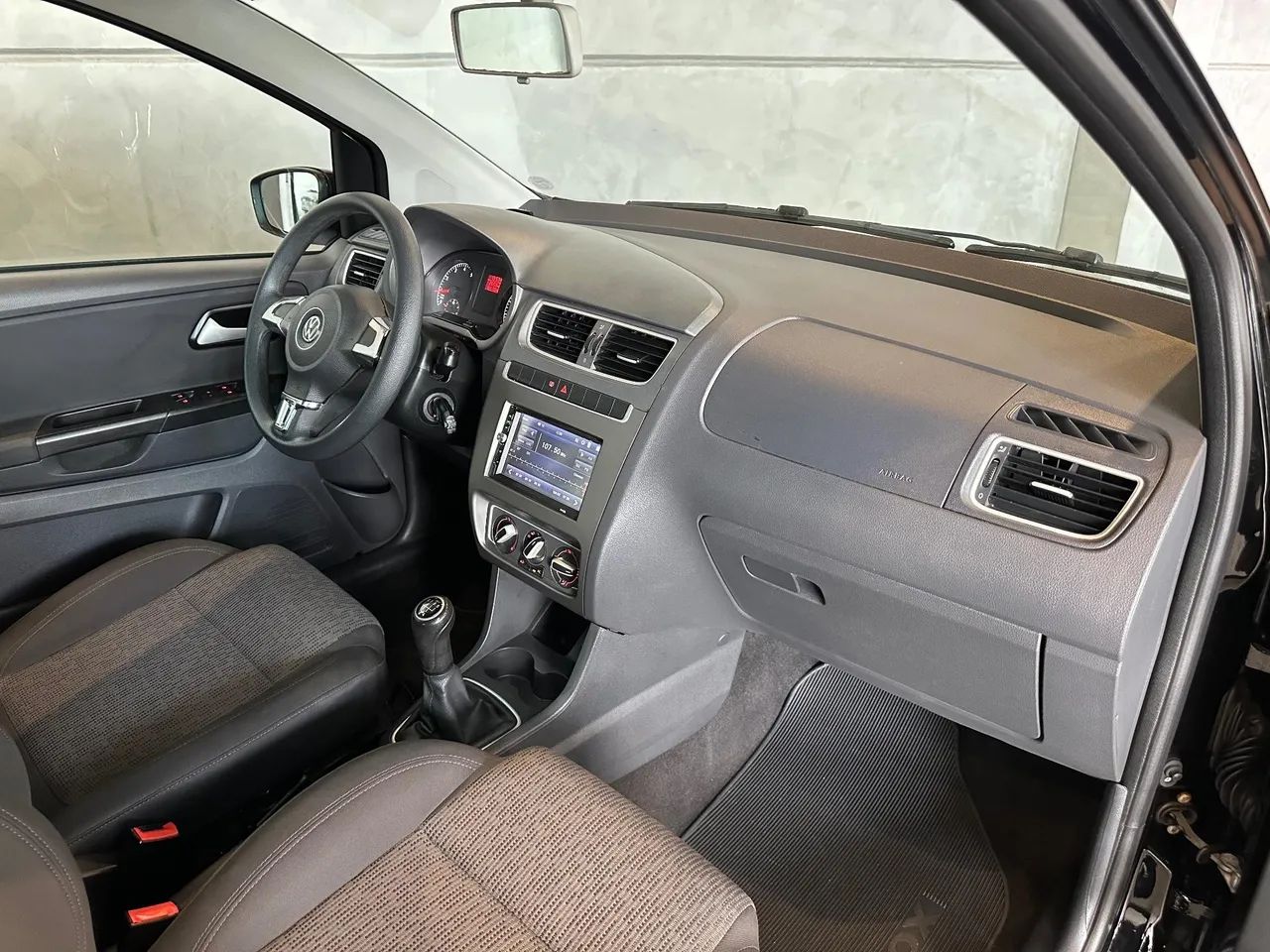 Volkswagen Fox 1.0 MI Total Flex 8V 3P 2014 - Foto 13