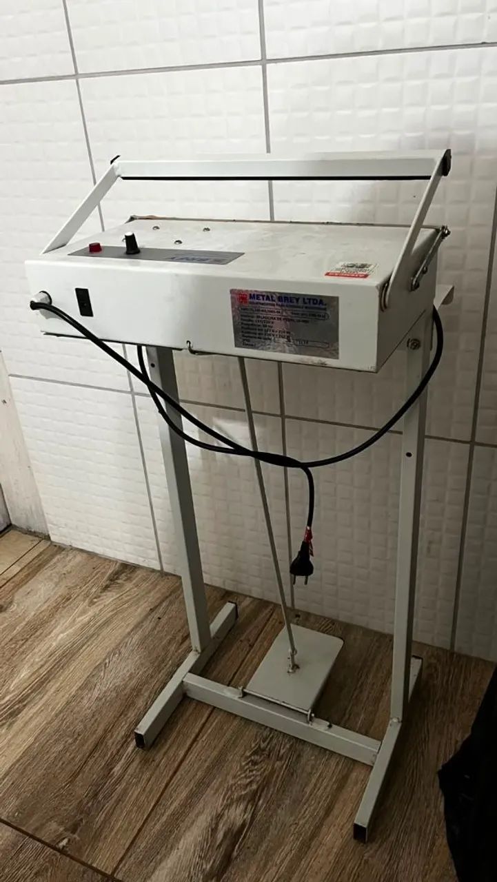 Embqladora e seladora pedestal da brey  - Foto 4