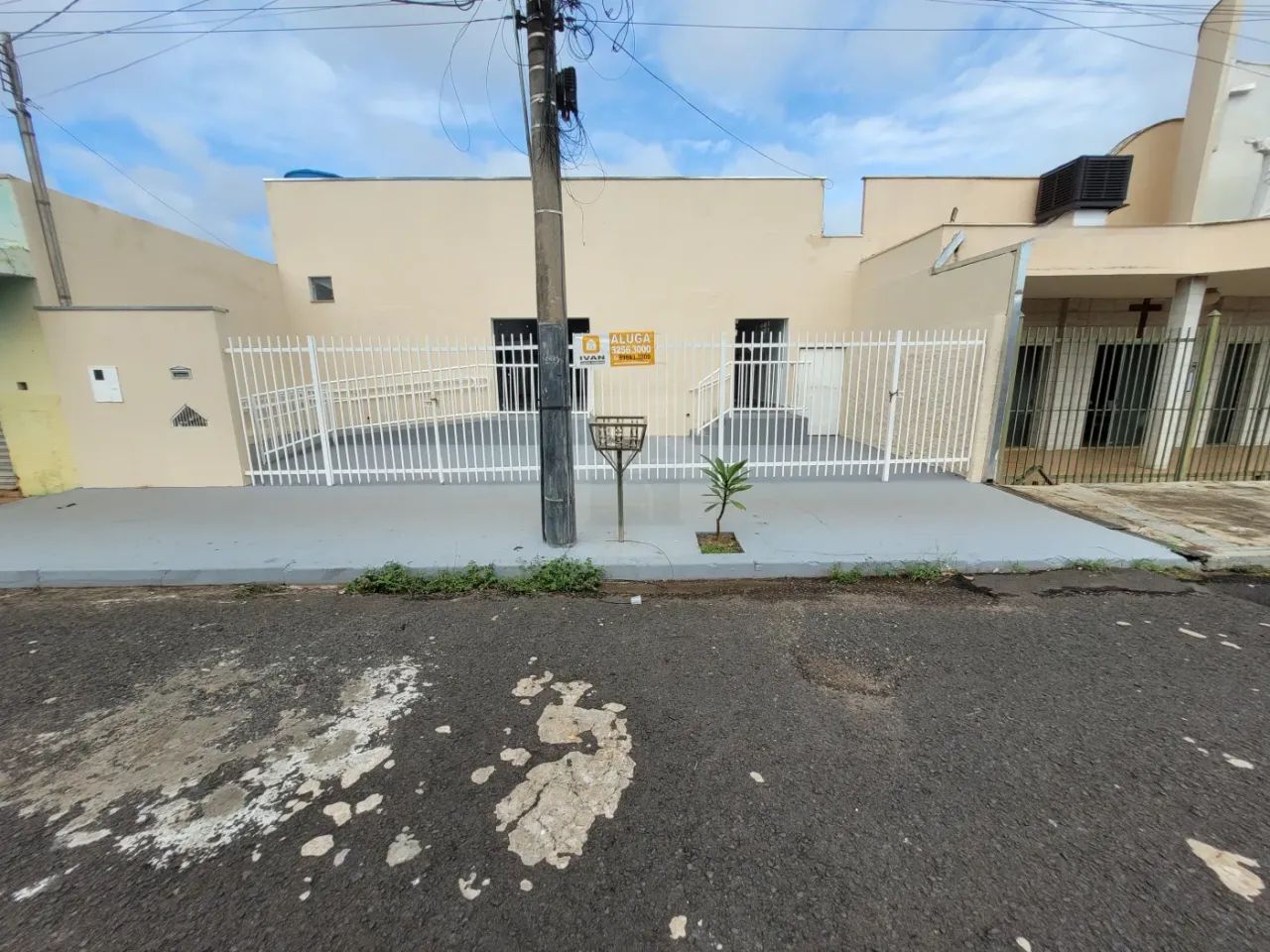 Loja comercial para locação no bairro Daniel Fonseca