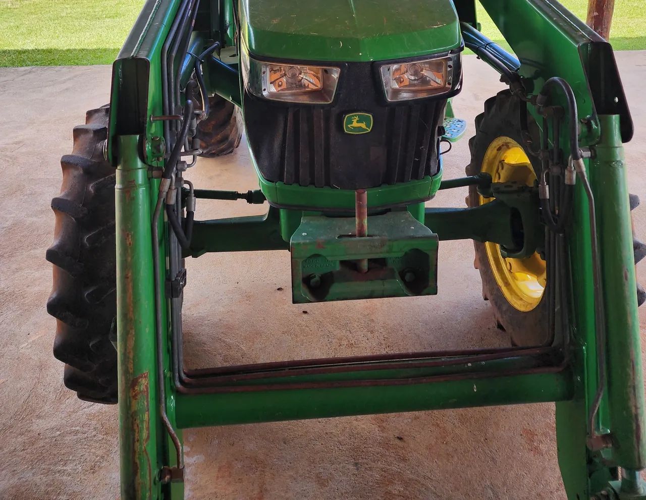 Trator John Deere TR5070E 1.700 horas somente - Foto 5