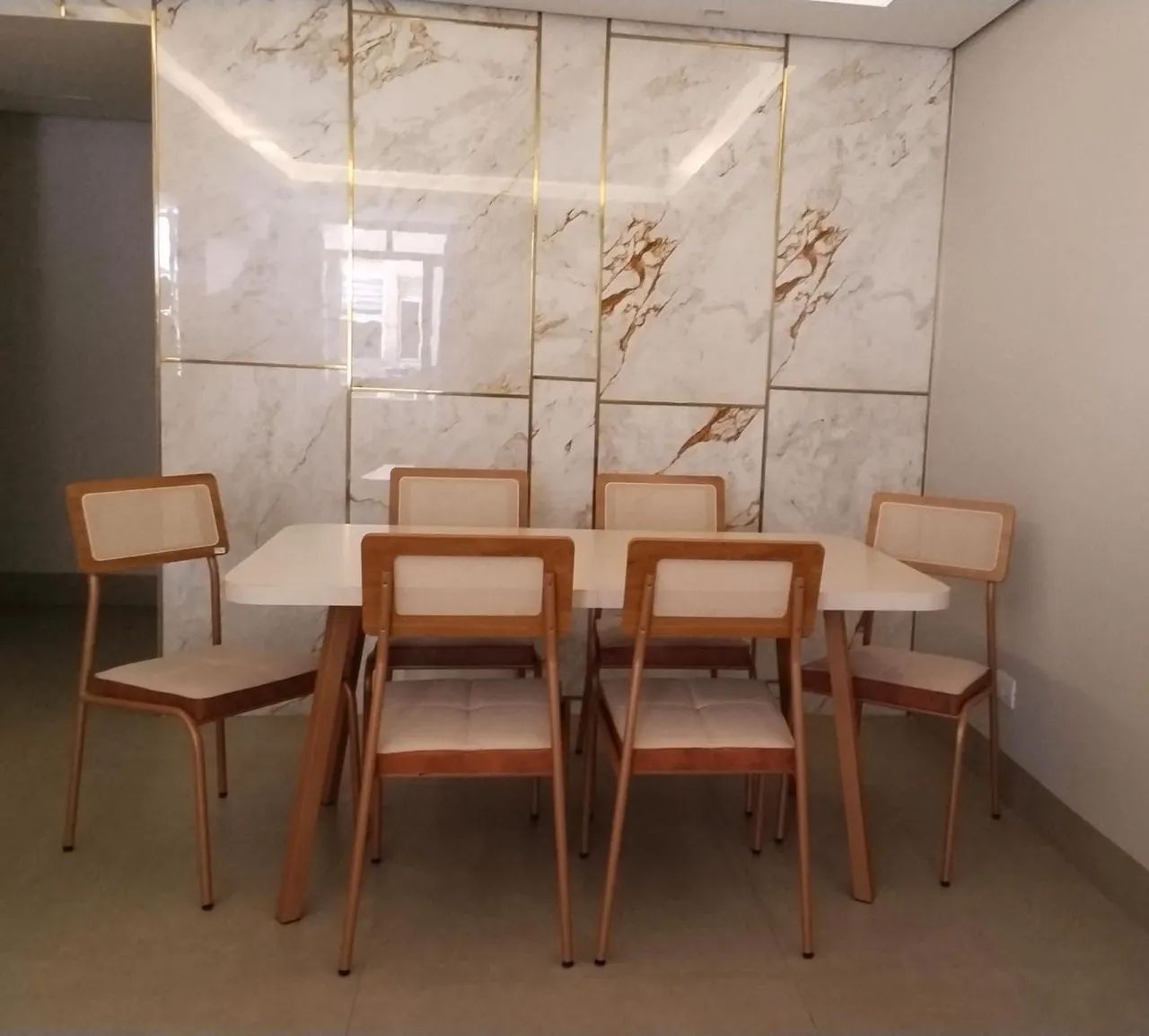 Mesa de jantar Tampo MP 6 cadeiras 