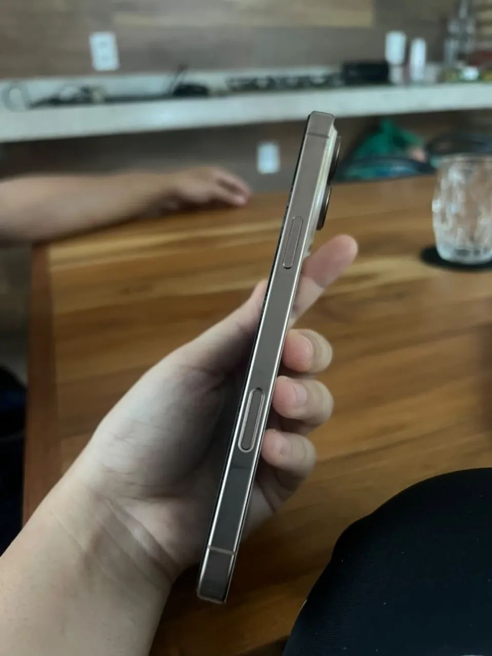 iPhone 16 Pro Max (Titânio-Deserto) - Foto 3