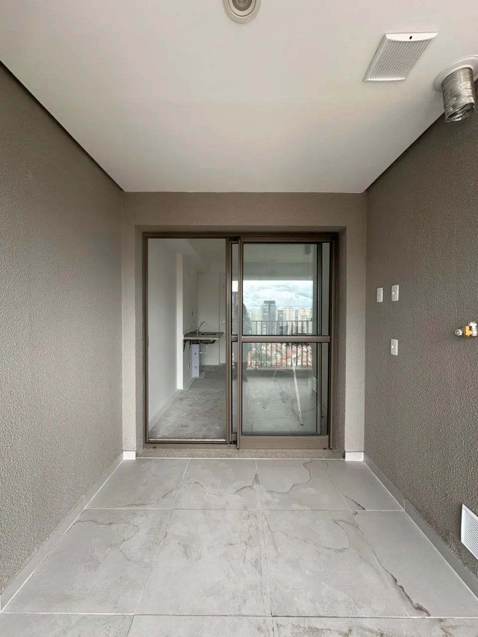 Porta balcão 2 folhas 1,90x2,15 cor bronze