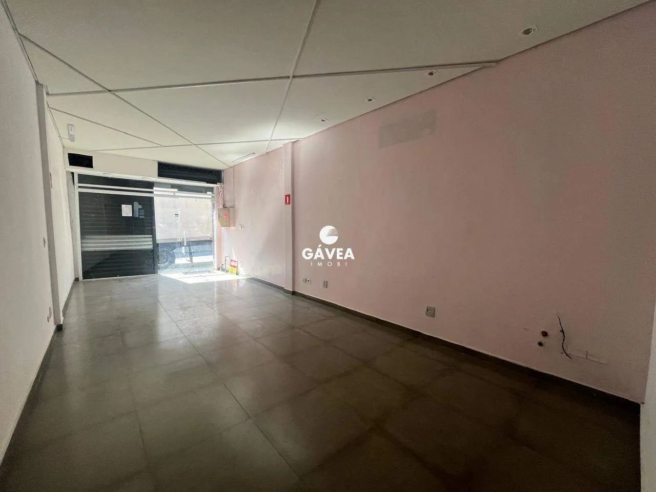 Ponto Comercial para aluguel no Centro em São Vicente.