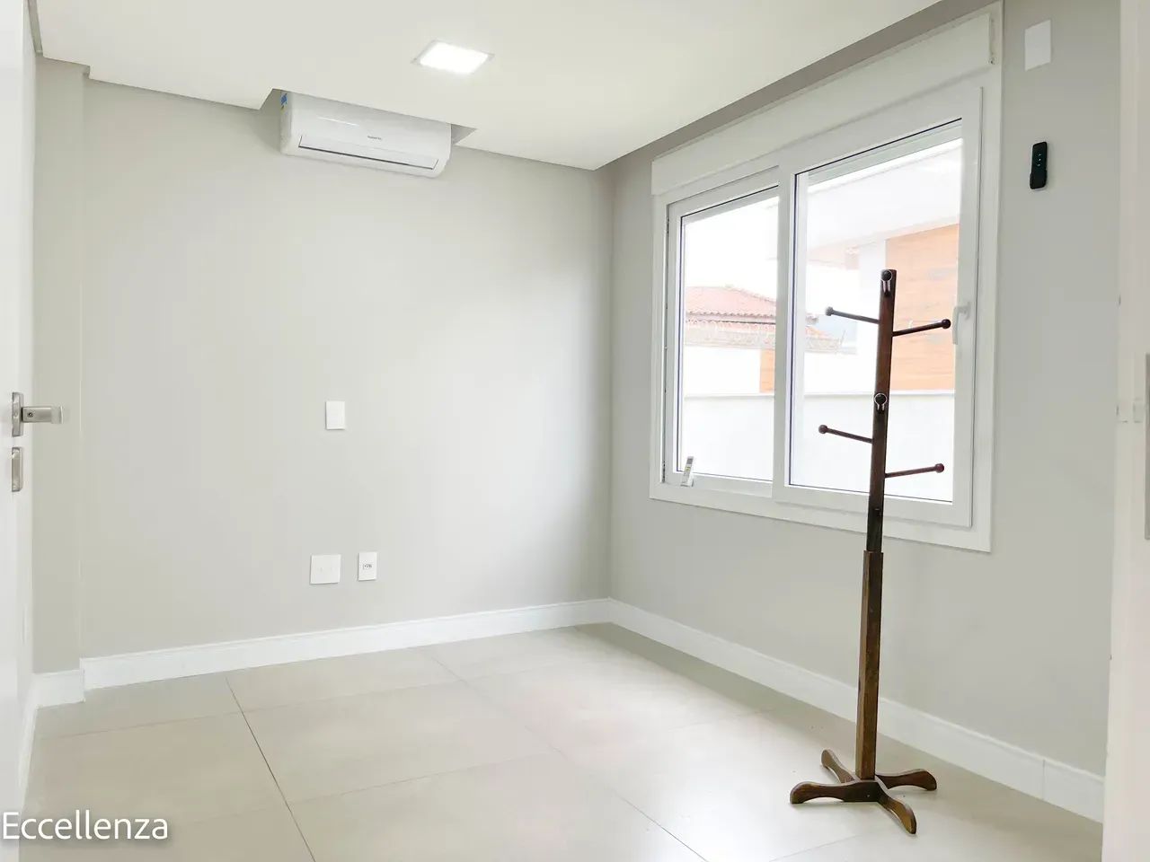 Casa em condomínio fechado com 4 suítes para locação no Campeche - Florianópolis/SC - Foto 4