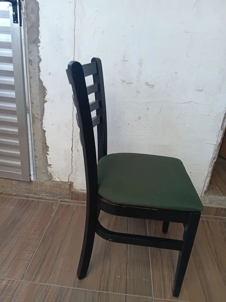 Lote de cadeiras de madeira  - Foto 2