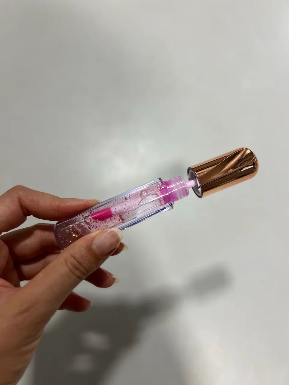 GLOSS COM ÁCIDO HIALURÔNICO ?MUDA DE COR CONFORME O PH DOS LÁBIOS? (NOVO) - Foto 2