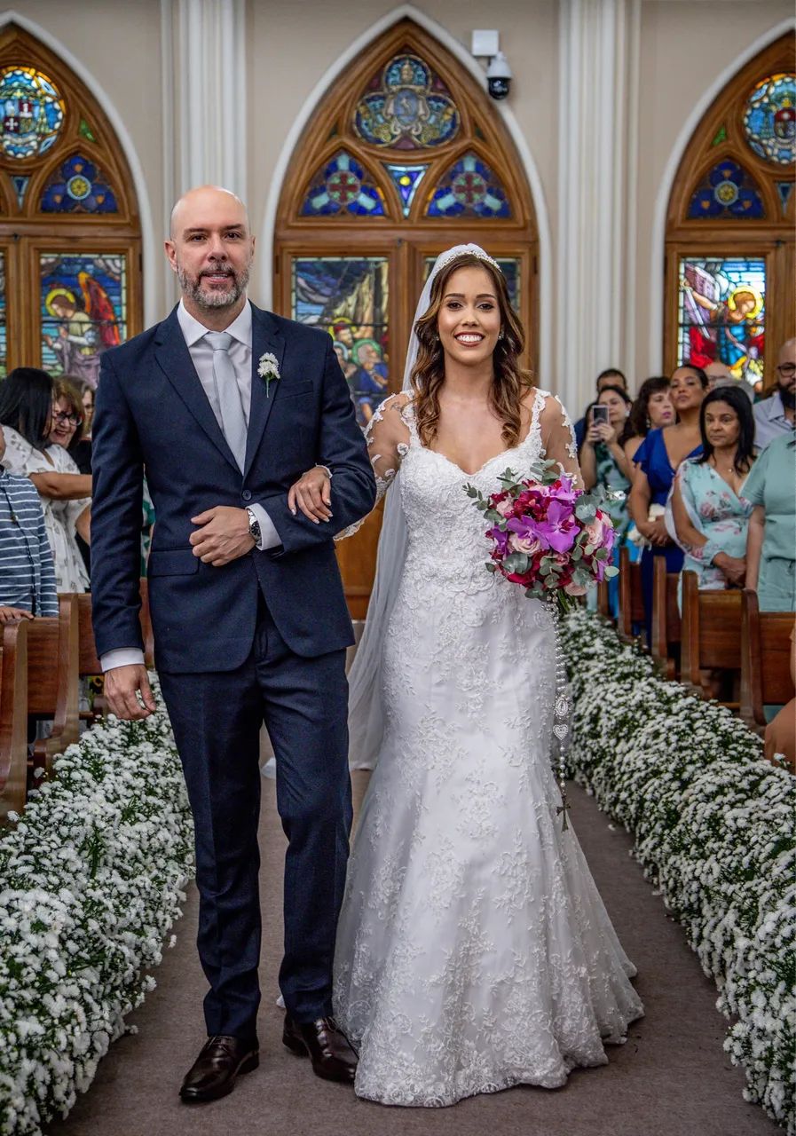 VENDO VESTIDO DE NOIVA - Foto 2