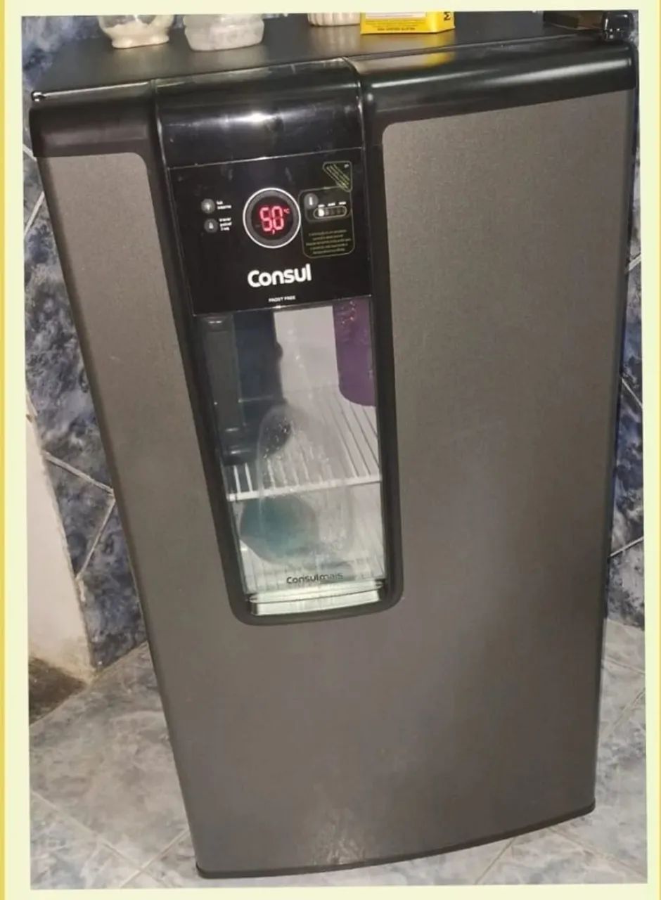 Vende - se frigobar!