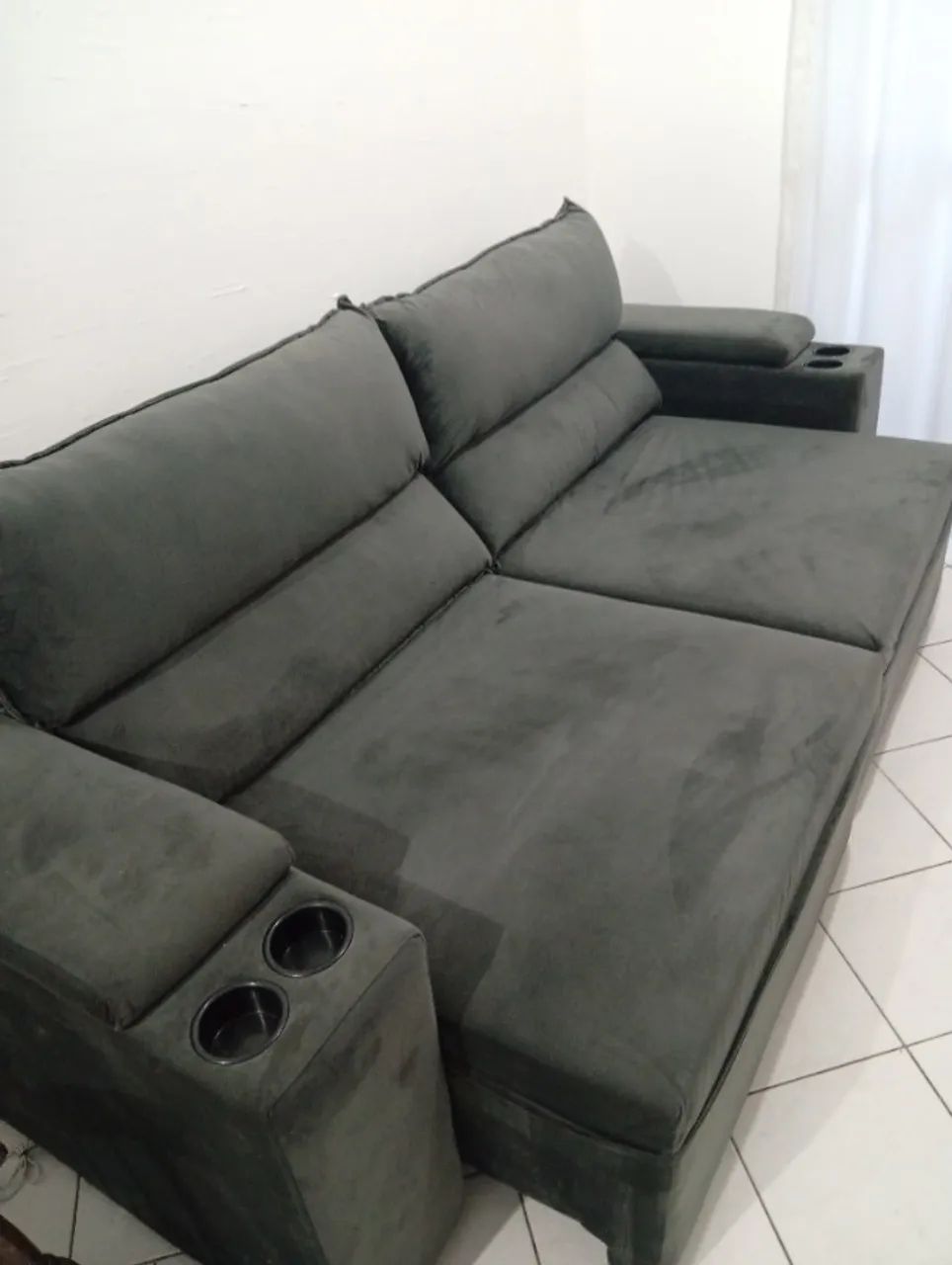 Sofá retrátil, cor cinza chumbo