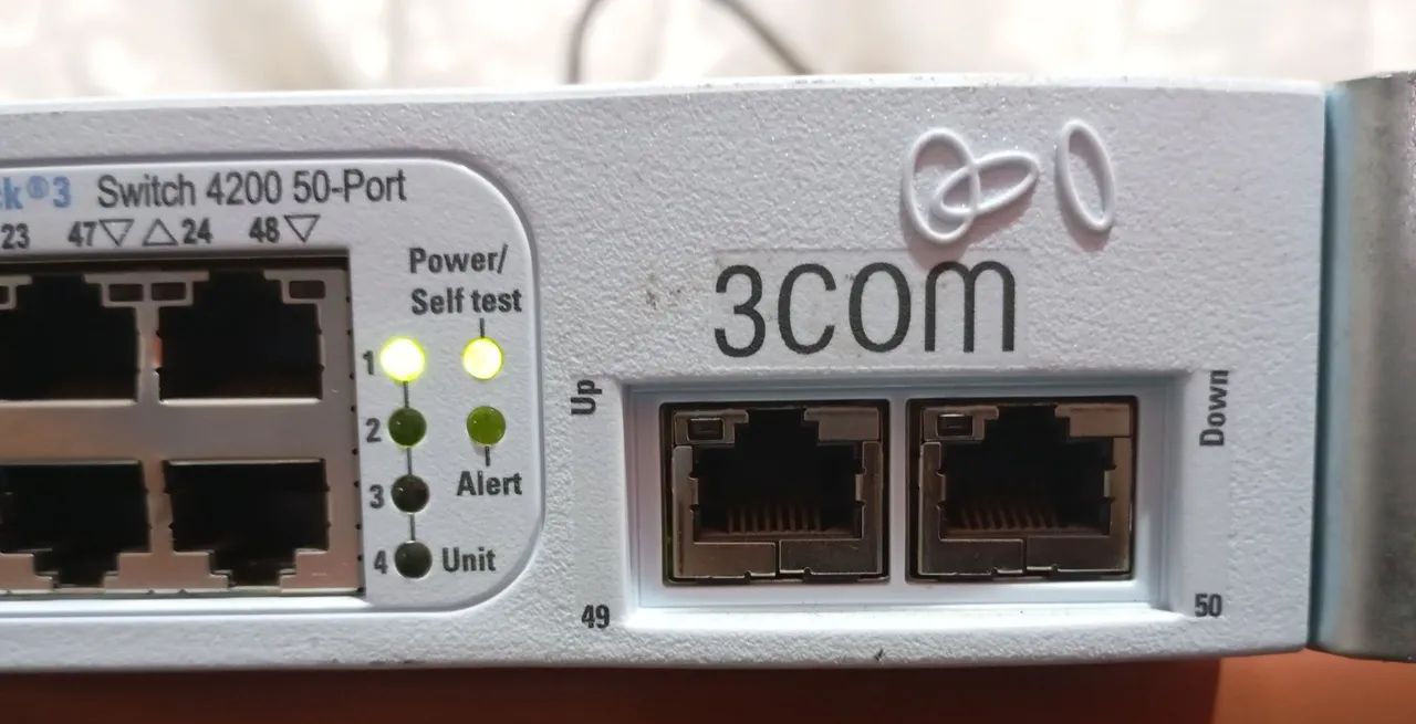 Switch 3COM SuperStack 3 Switch 4200 50 portas 10/100. - Foto 3
