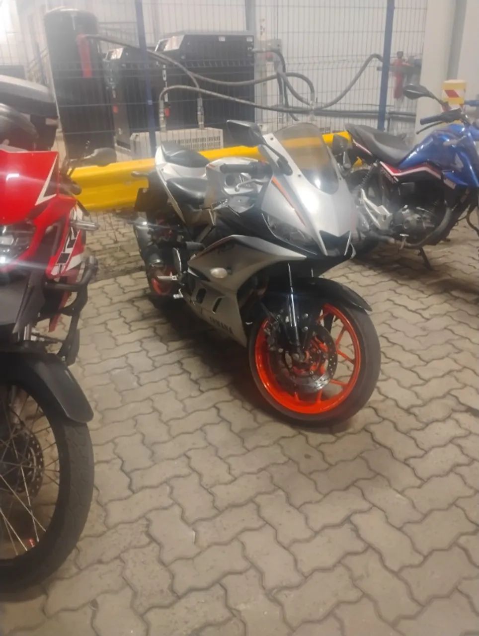 Vendo Yamaha r3 conservada - Foto 4