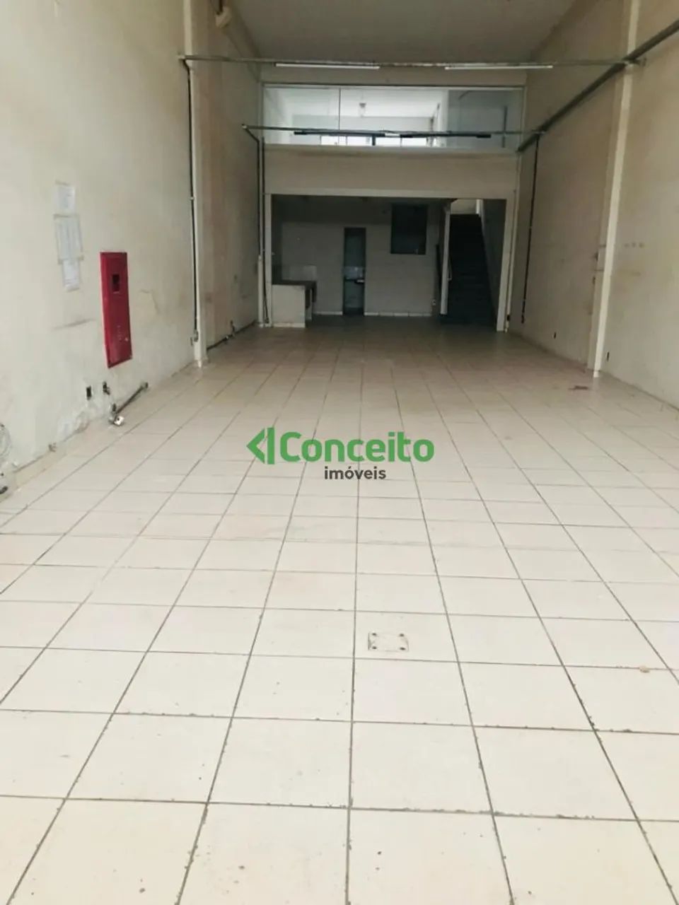 Loja comercial , em uma localização privilegiada! - Foto 3