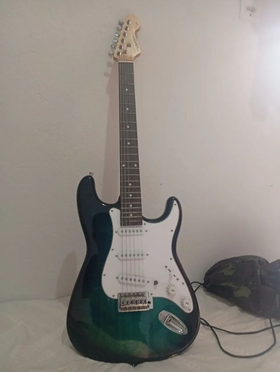 Guitarra VOGGA semi nova 