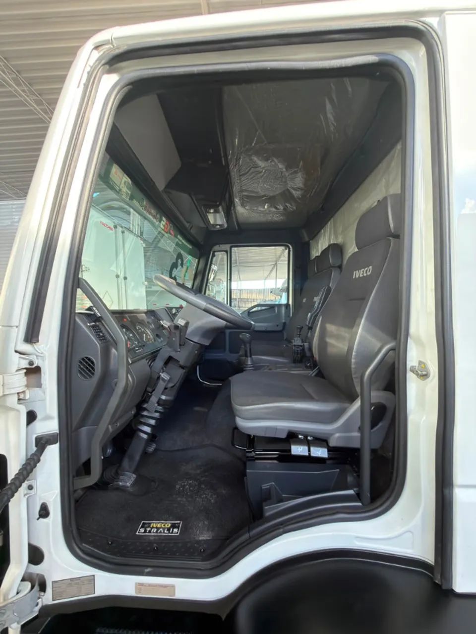 Iveco 170E21 Ano 2023 c/ Caçamba - Extra - Foto 2