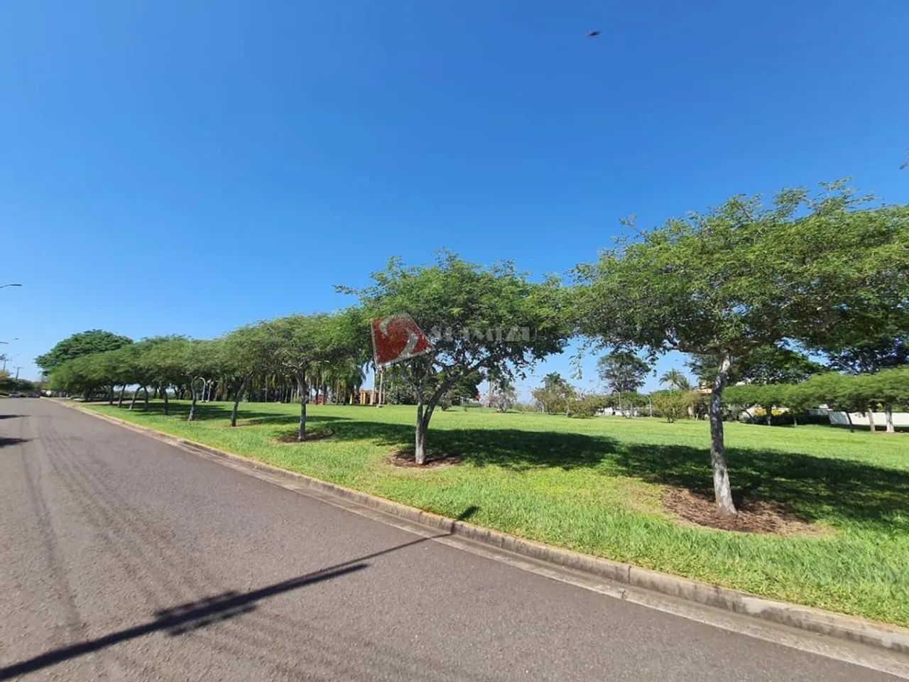 Dois Terrenos à Venda no Alphaville Maringá | 1.295,61 m² e 27,40 m de Testada - Foto 4